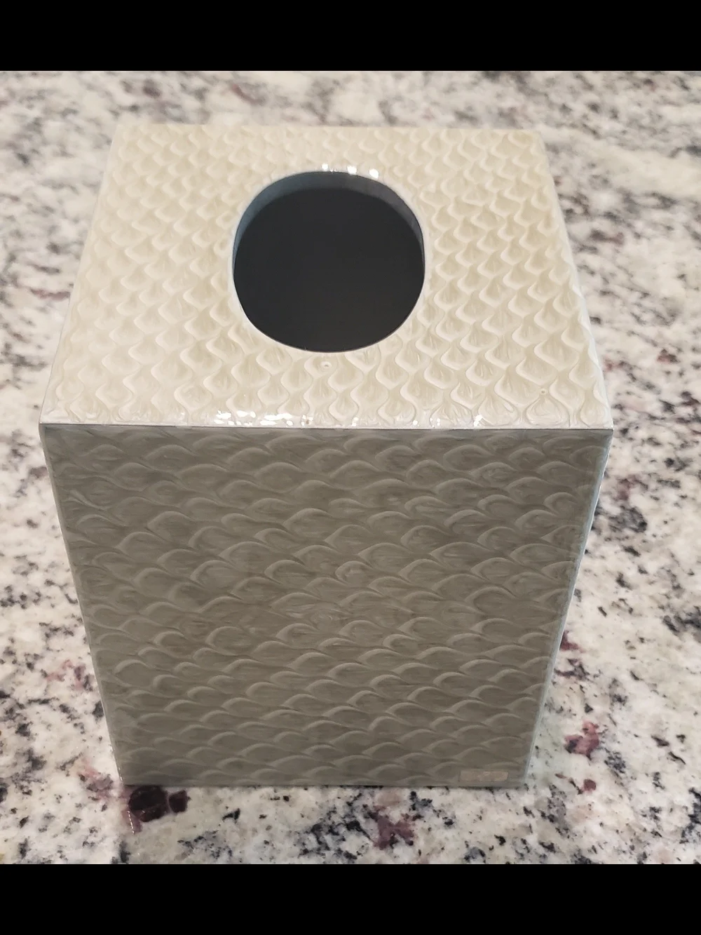 Mike And Ally Pacific Fine Textured Boutique Tissue Box Cover